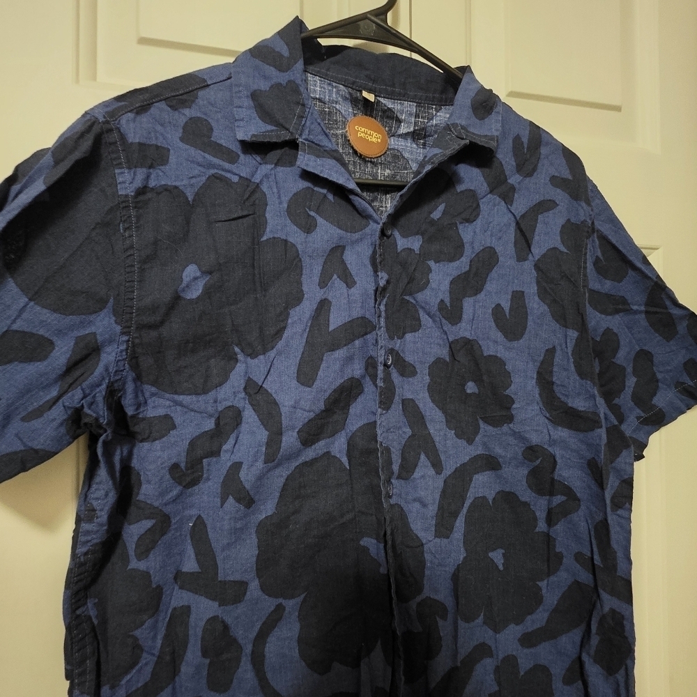 Common People Navy Blue Floral Men's Shirt Size Small - Picture 3 of 7